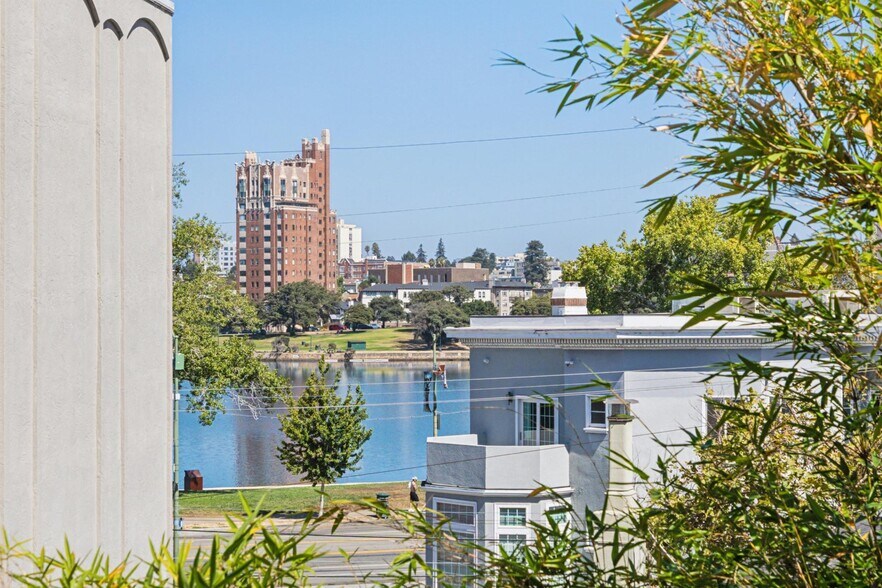 More Photos Of 459 Stow Ave, Oakland Apartments For Sale