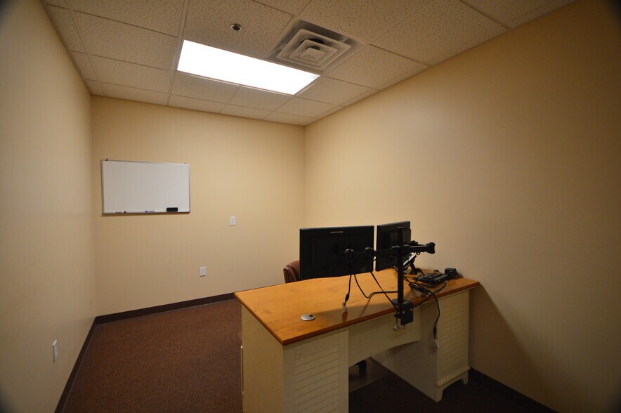 More Photos Of 2222 W Parkside Ln, Phoenix Research And Development For Sale