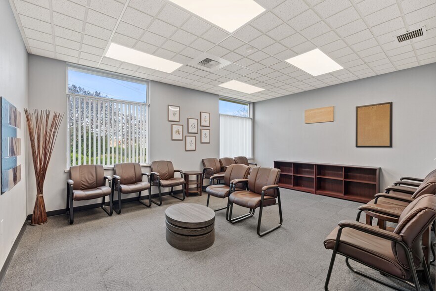 More Photos Of 1620 N Mamer Rd, Spokane Medical For Lease