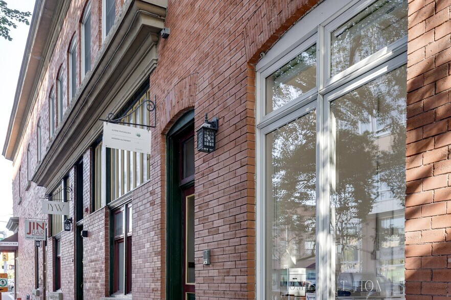 More Photos Of 606 Meredith Rd NE, Calgary Restaurant For Sale