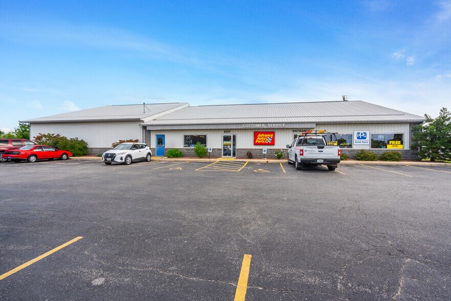 More Photos Of 821 Lime Kiln Rd, Green Bay Flex For Lease