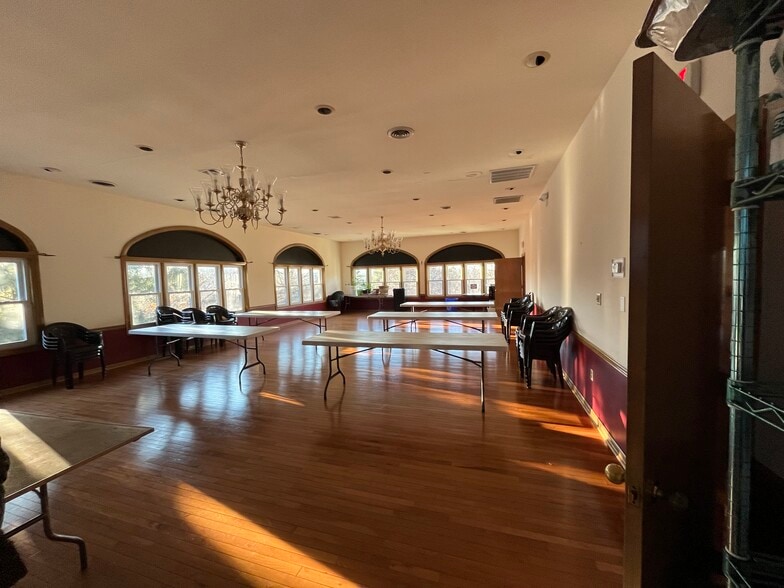 More Photos Of 4166 Lower Saucon Rd, Hellertown Specialty For Sale