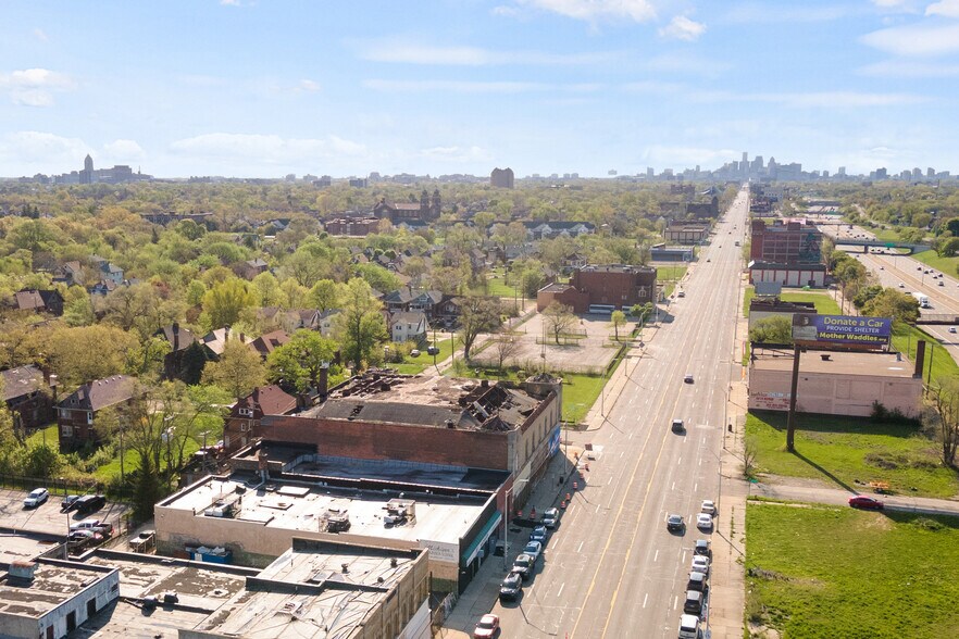 More Photos Of 8952 Grand River Ave, Detroit Storefront For Sale