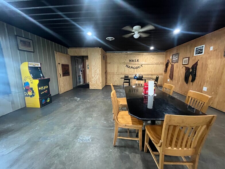 More Photos Of 219 Main St, Hale Flex For Sale