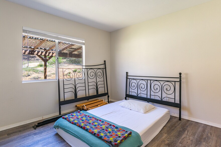 More Photos Of 19191 High Glen Rd, Alpine Specialty For Sale