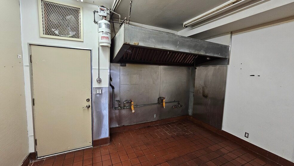 More Photos Of 6580 Pardall Rd, Goleta Restaurant For Lease