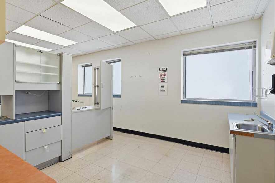 More Photos Of 534 Sumner Ave, Springfield General Retail For Lease