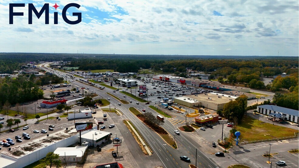 More Photos Of 6593 Caroline St, Milton Freestanding For Sale