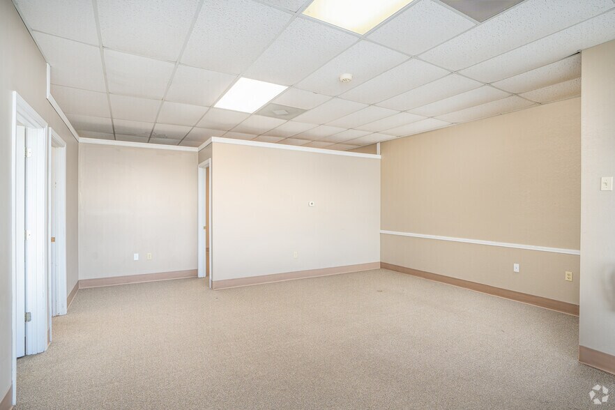 More Photos Of 1630 Georgetown Rd, Tilton Office For Lease