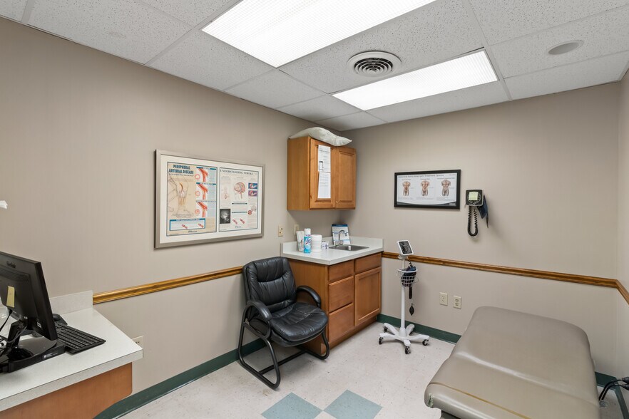 More Photos Of 5538 Philadelphia Dr, Dayton Medical For Sale