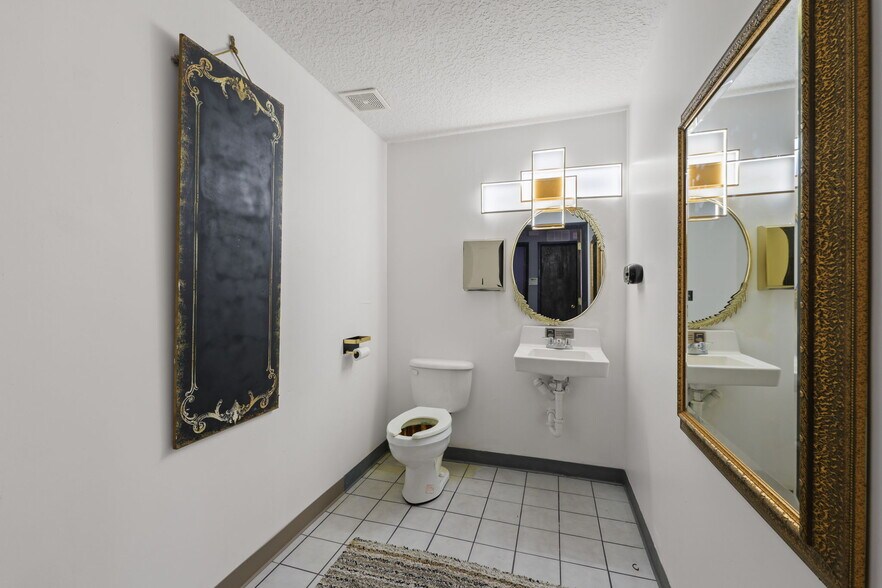 More Photos Of 2214 Dunn Ave, Jacksonville General Retail For Sale