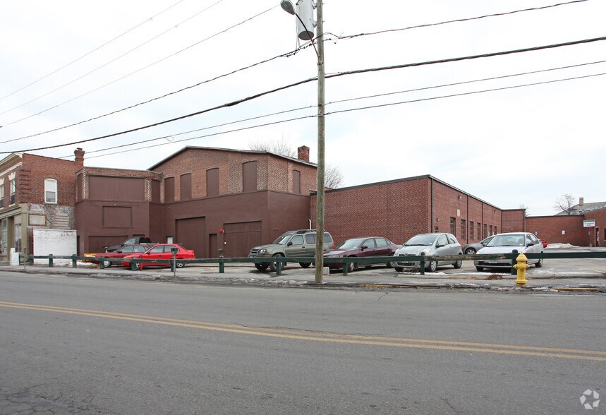 More Photos Of 190 Water St, Torrington Manufacturing For Lease