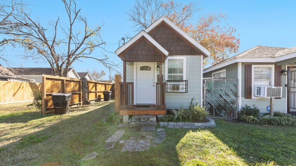 More Photos Of , Houston Multifamily For Sale