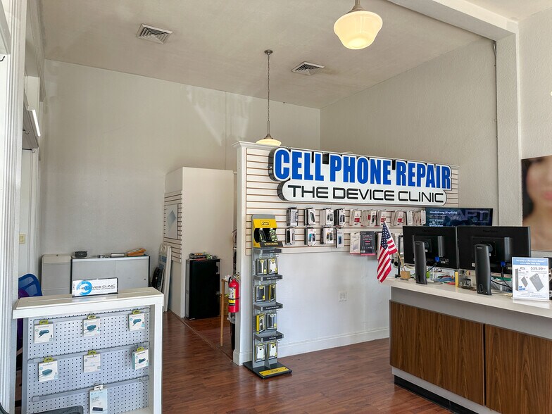 More Photos Of 104 W Reynolds St, Plant City Storefront Retail Office For Sale