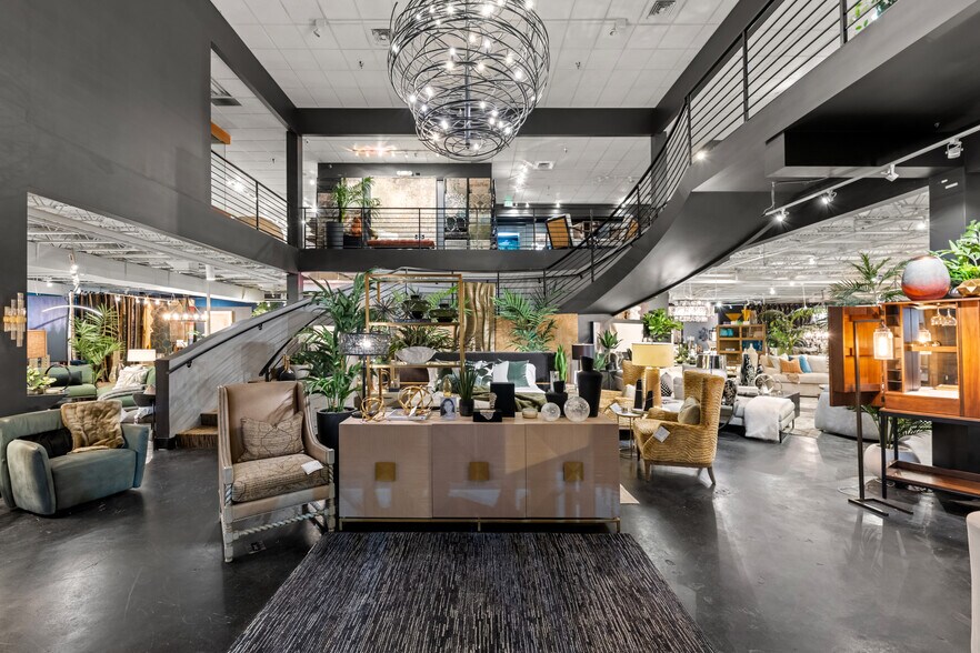 More Photos Of 475 S Broadway St, Denver Freestanding For Sale