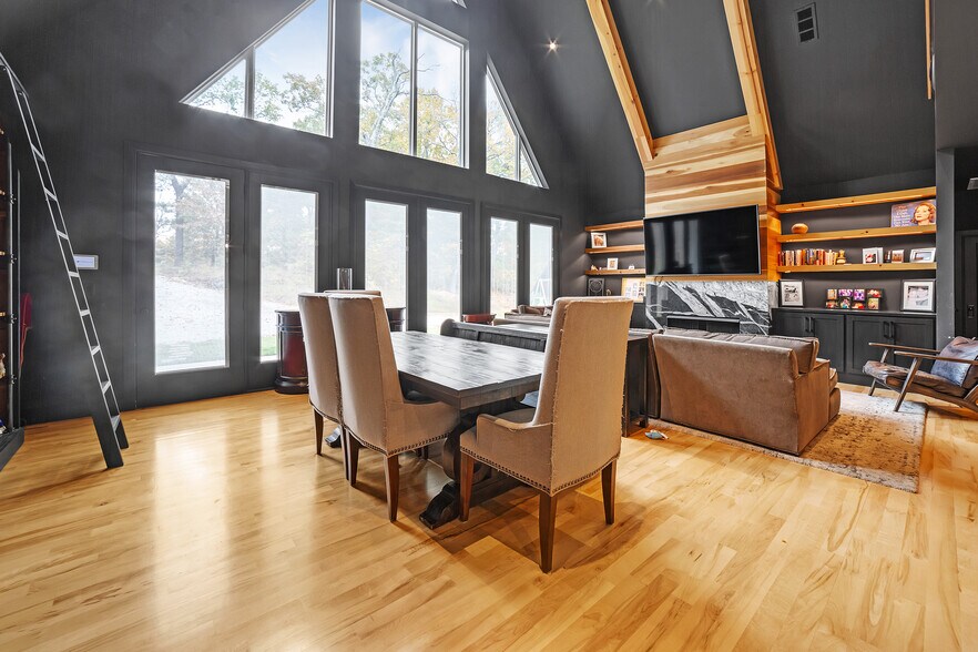 More Photos Of 446724 E 390 Rd, Langley Hotel For Sale