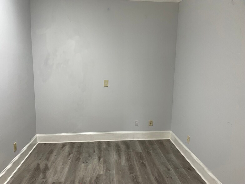 More Photos Of 2765 Access Rd, Covington Light Manufacturing For Sale