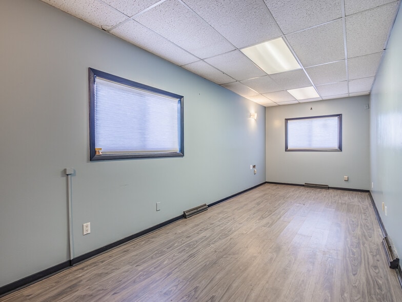 More Photos Of 1121 E State Blvd, Fort Wayne Freestanding For Sale