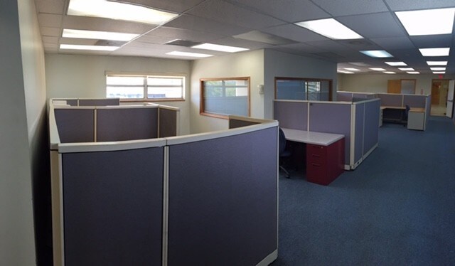 More Photos Of 501 NE 183 St, Miami Refrigeration Cold Storage For Sale