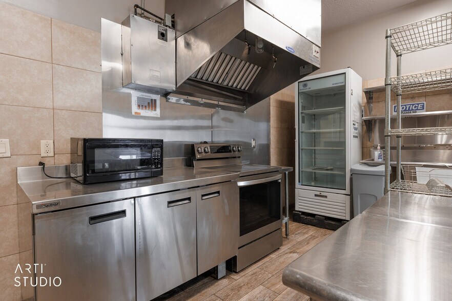 More Photos Of 3767 S Scenic Blvd, Littlefield Flex For Sale