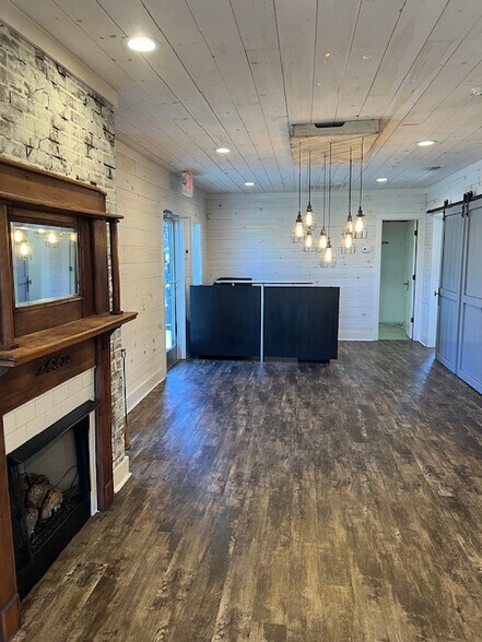 More Photos Of 902 W Lamar Alexander Pky, Maryville Freestanding For Lease