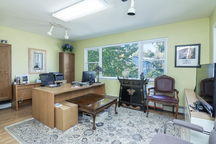 More Photos Of 152 Burlington Ave, Clarendon Hills Storefront Retail Office For Sale