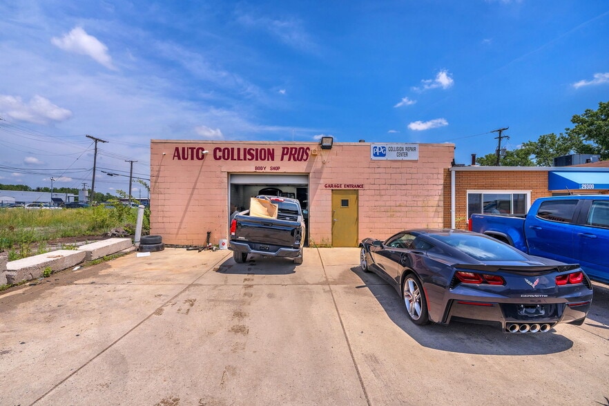 More Photos Of 29300 Goddard Rd, Romulus Manufacturing For Sale
