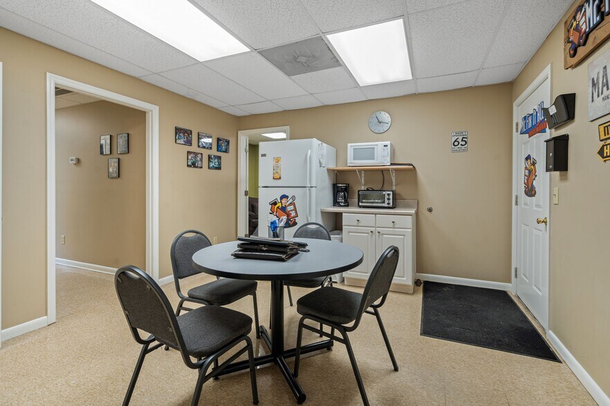 More Photos Of 201 Graves Rd, Goodlettsville Office For Sale