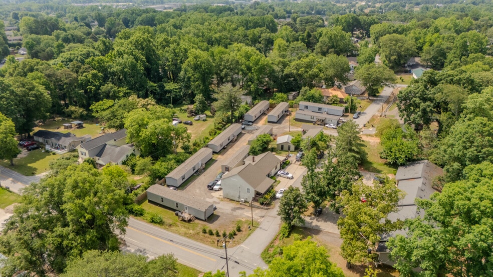 More Photos Of 923 W Lee Rd, Taylors Manufactured Housing Mobile Home Park For Sale