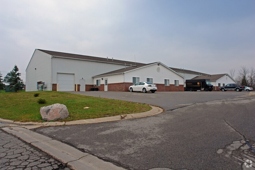 Primary Photo Of 11236 Lemen Rd, Whitmore Lake Warehouse For Lease