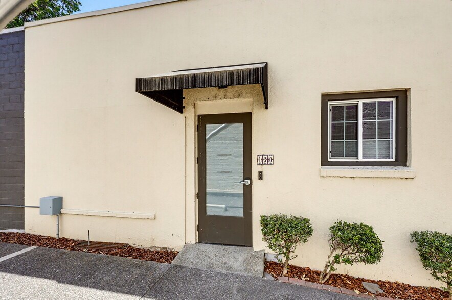 More Photos Of 120 E Main St, Ashland Freestanding For Sale