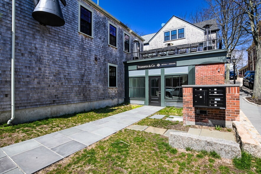 More Photos Of 1 Johnny Cake Hill, New Bedford Storefront Retail Office For Lease