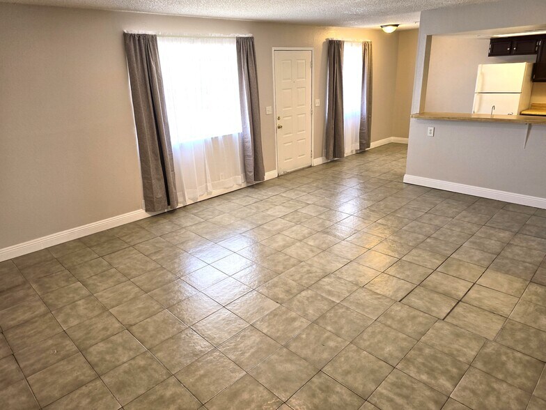 More Photos Of , Las Vegas Multifamily For Sale
