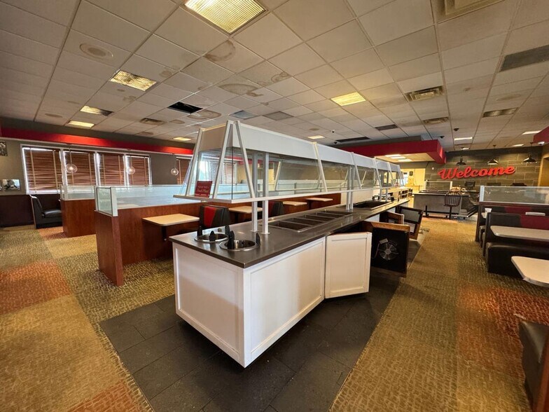 More Photos Of 4765 Montgomery Rd, Cincinnati Restaurant For Sale