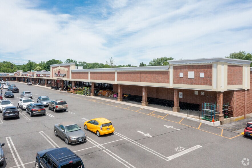 More Photos Of 31-95 Hauppauge Rd, Smithtown Unknown For Lease