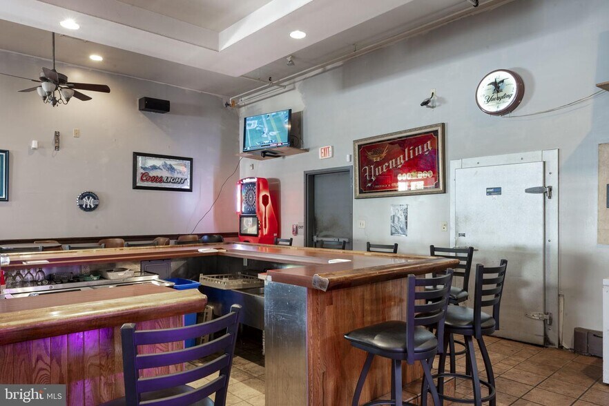 More Photos Of 5 Spring Valley Rd, Reading Restaurant For Sale