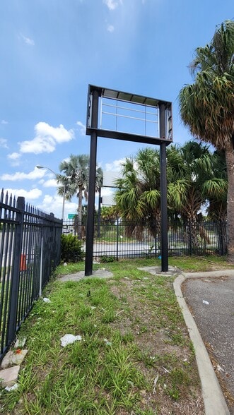 More Photos Of 856 E Busch Blvd, Tampa Auto Dealership For Lease