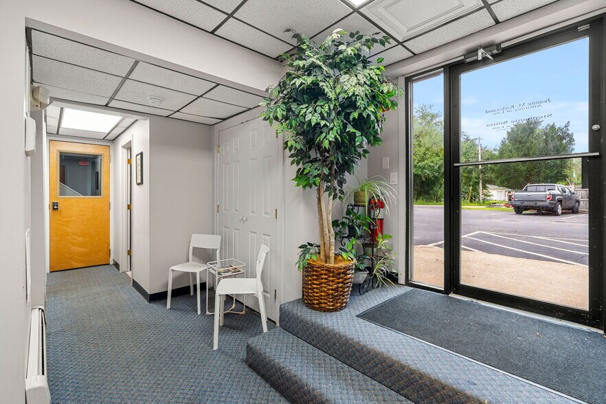 More Photos Of 859 Washington St, Easton Office For Lease