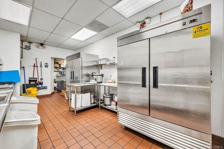 More Photos Of 1147 Westwood Blvd, Los Angeles General Retail For Lease