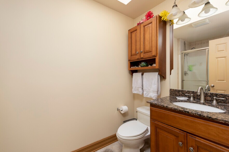 More Photos Of 860 Union Rd, West Seneca Office Residential For Sale