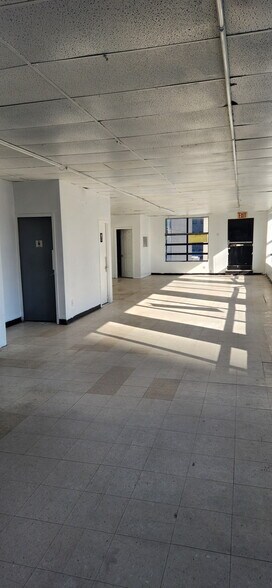 More Photos Of 330-334 Audubon Ave, New York Storefront Retail Office For Lease