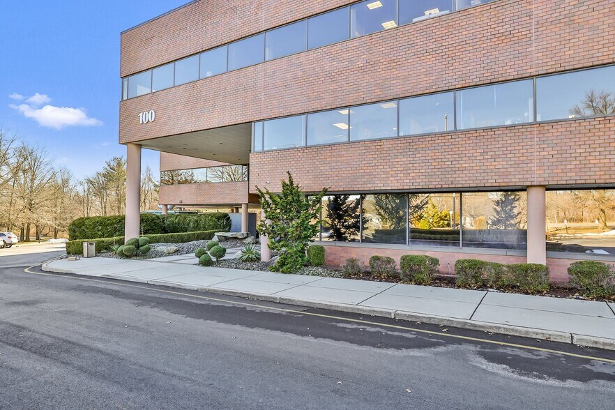 More Photos Of 100 Dutch Hill Rd, Orangeburg Office For Sale