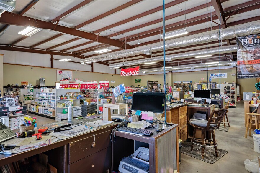 More Photos Of 150 Main St, Clarksville General Retail For Sale
