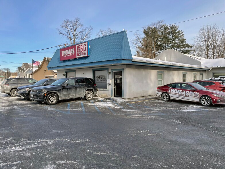 More Photos Of 2015 Hamburg St, Schenectady Flex For Sale