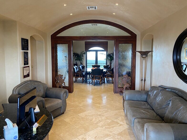 More Photos Of 248 Addie Roy Rd, Austin Office For Sale