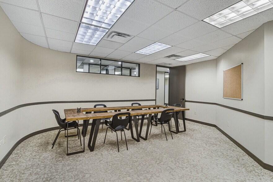 More Photos Of 5801 Logan St, Denver Research And Development For Lease