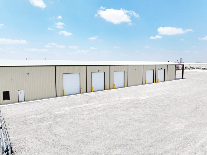 More Photos Of 13800 W Interstate 20 E, Odessa Industrial For Lease