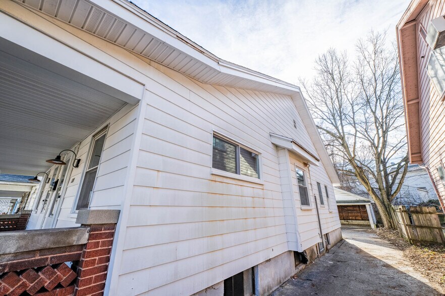 More Photos Of 128 E Bruce Ave, Dayton Multifamily For Sale