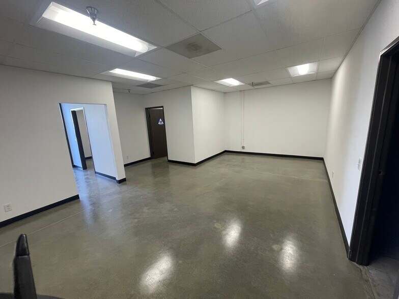 More Photos Of 1861 N Gaffey St, San Pedro Flex For Lease
