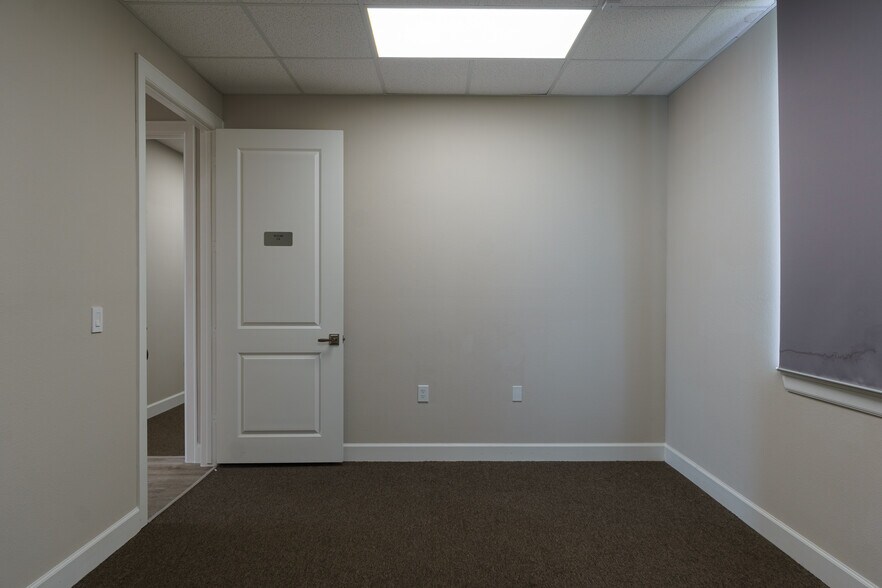 More Photos Of 25145 Star Lane, Katy Medical For Sale